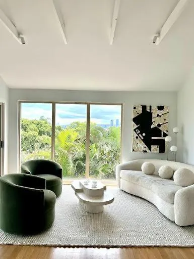Generous 4-Bed 3-Bath Property In Seven Hills Brisbane