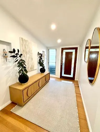 Generous 4-Bed 3-Bath Property In Seven Hills Brisbane 0*,  Australia