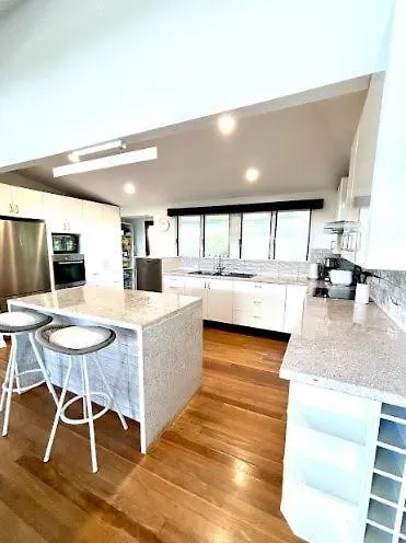 Generous 4-Bed 3-Bath Property In Seven Hills Brisbane