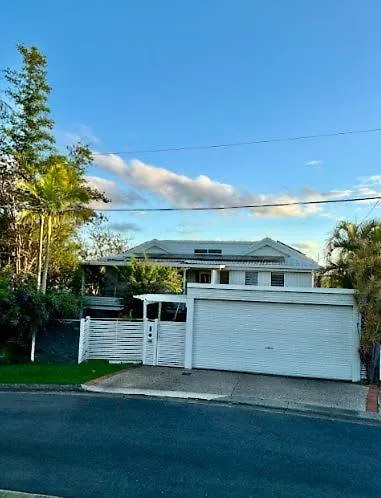 Generous 4-Bed 3-Bath Property In Seven Hills Brisbane