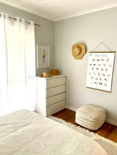 Generous 4-Bed 3-Bath Property In Seven Hills Brisbane Holiday home